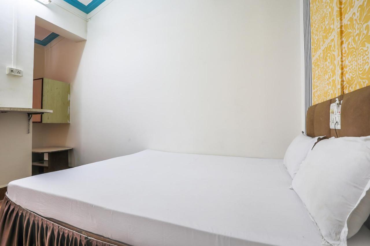 Spot On 37412 Priti International Hotel 3*